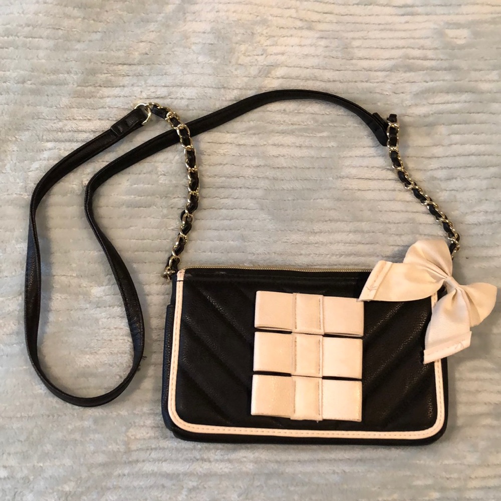 Gorgeous Betsy Johnson side bag